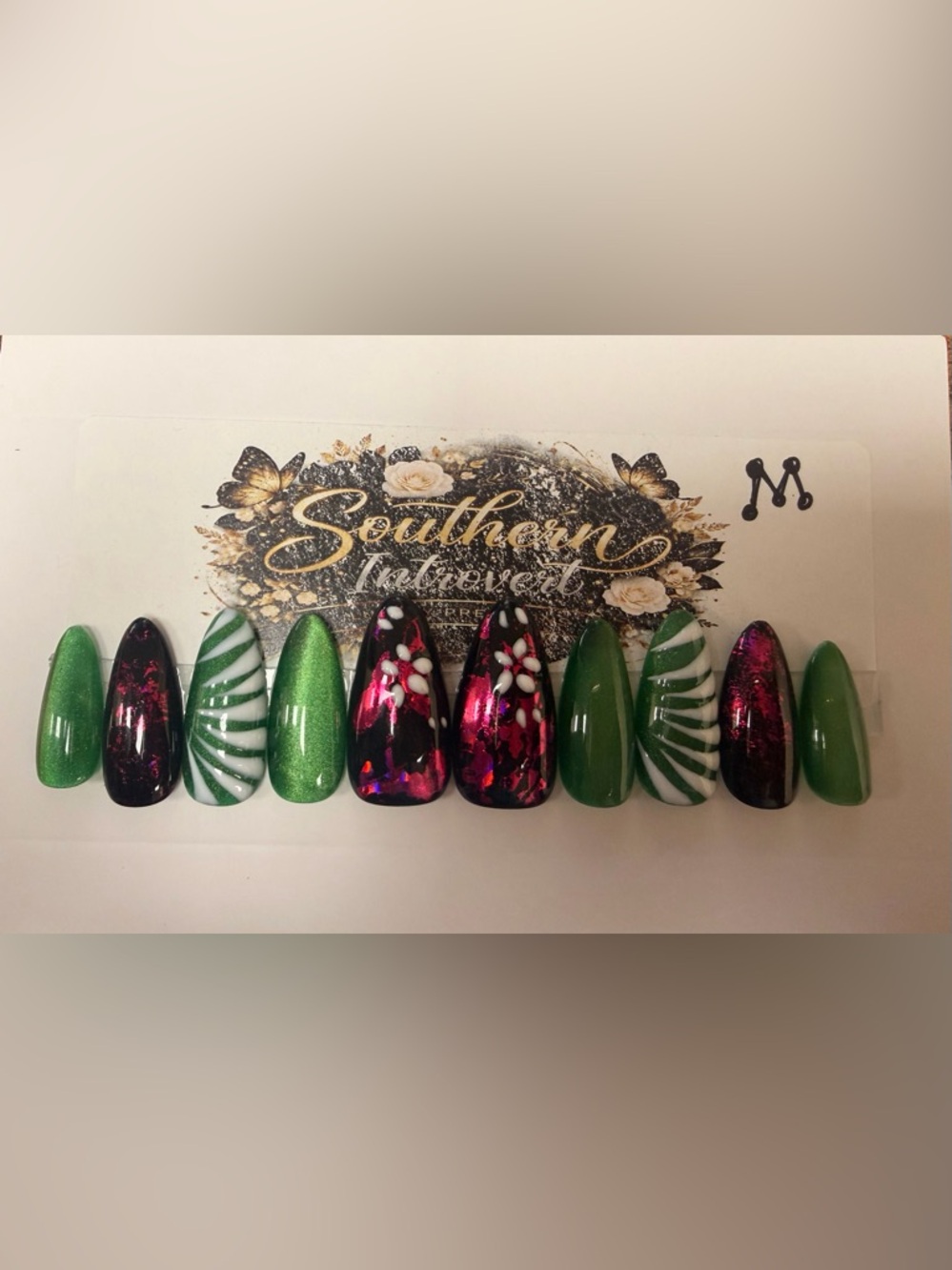 Southern Introvert Floral Accent Gel Nail Set in Green and Fuchsia